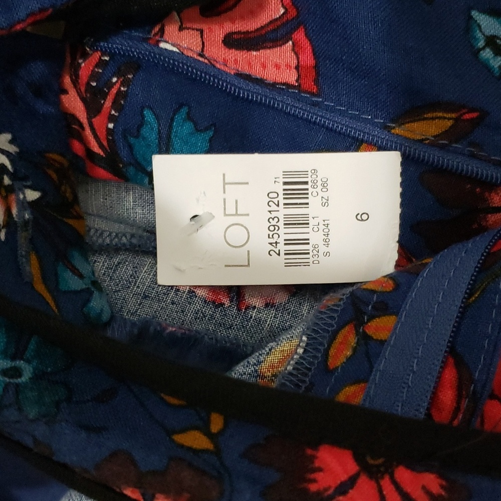 NWT Loft Linen Navy Floral Waist Tie 4 Pocket Shorts  Blue Pink Red White Size 6 - Picture 8 of 9
